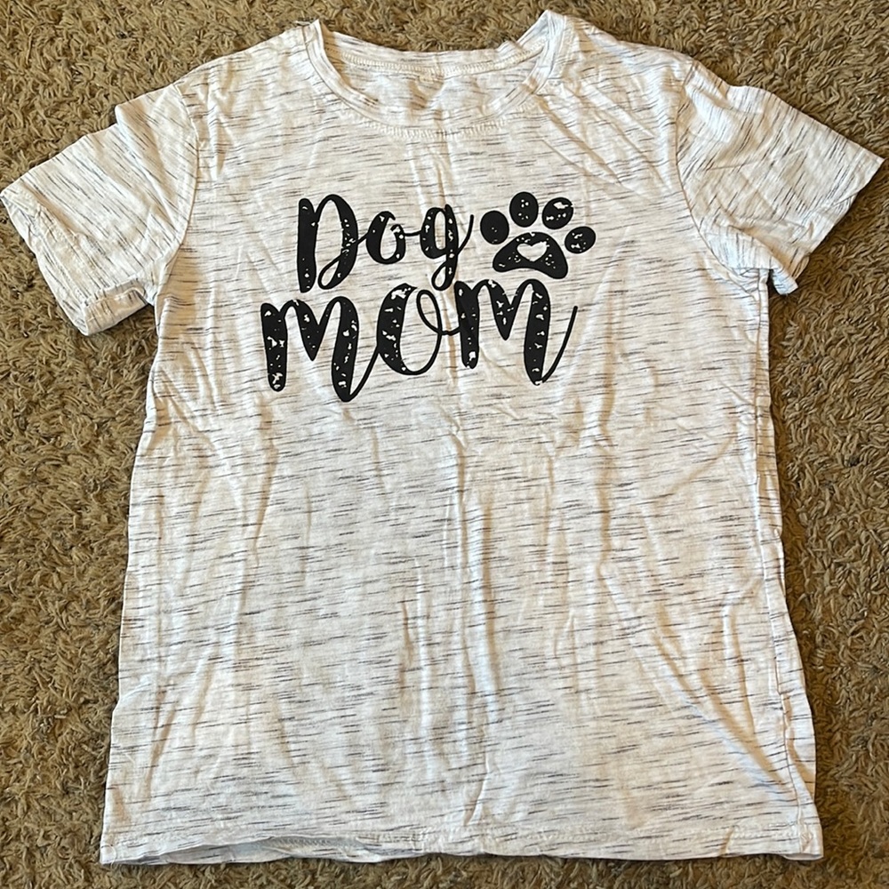 Dog Mom T-Shirt Size Small
